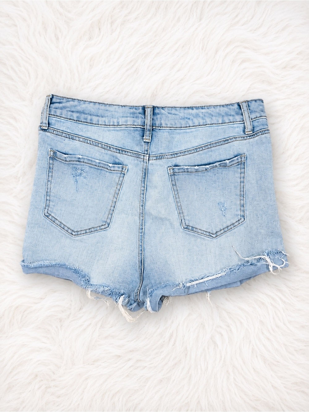 Altar’d State Distressed Denim Shorts Size 31 High Rise Light Wash Frayed - Picture 4 of 4